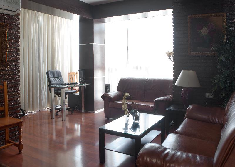 Hotel Alameda Малага Экстерьер фото