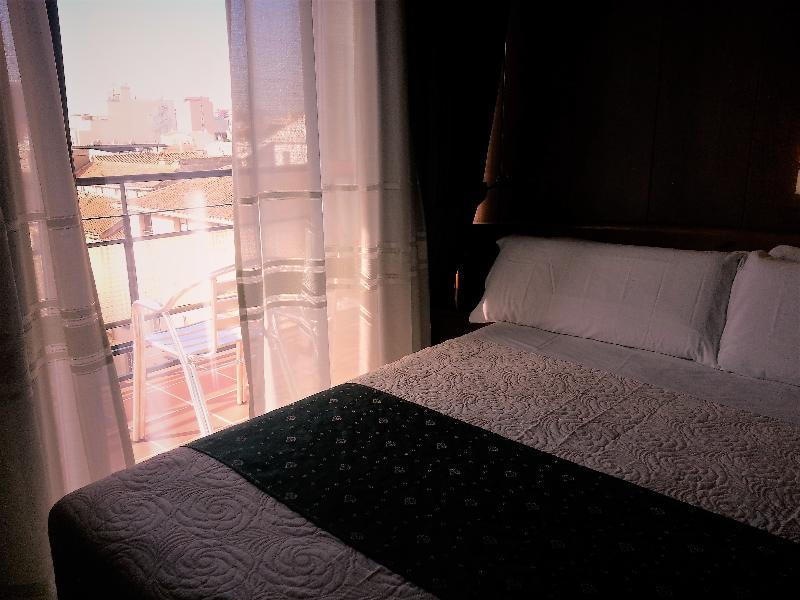 Hotel Alameda Малага Экстерьер фото