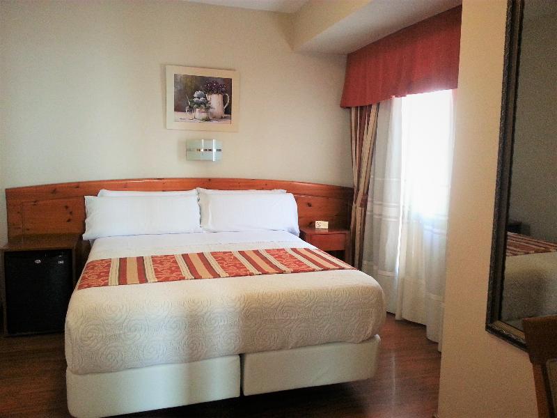 Hotel Alameda Малага Экстерьер фото